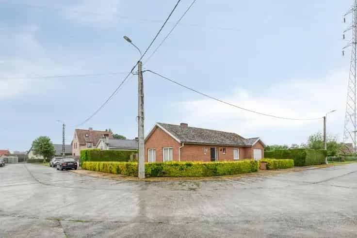 Vrijstaande woning te koop Waregem - Rustige ligging - Renovatieproject