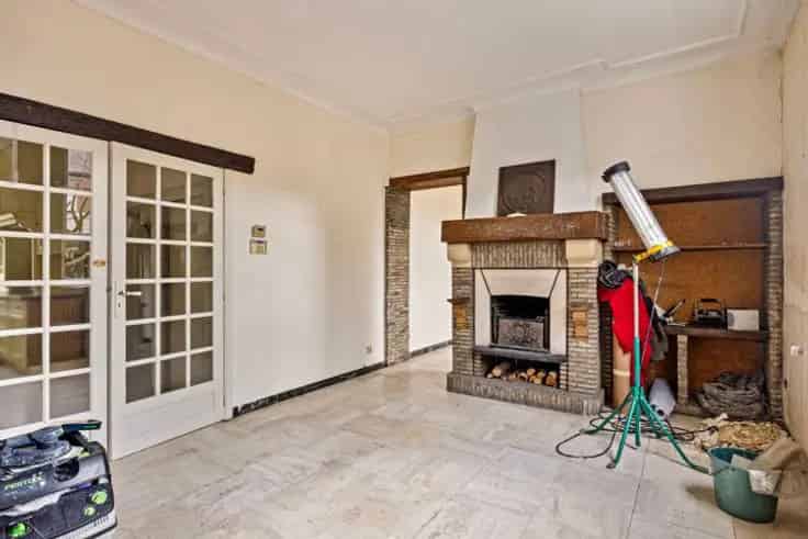 Ruime Villa te Koop met Grote Garage en Atelier