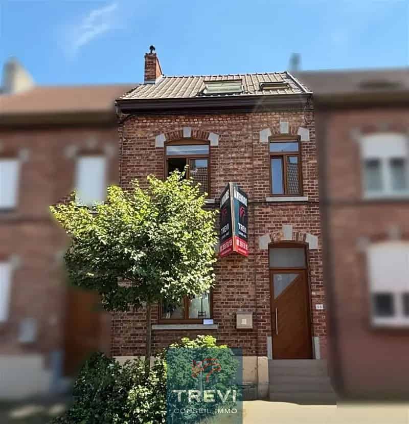 Huis te huur: 3 slaapkamers, 2 badkamers, tuin