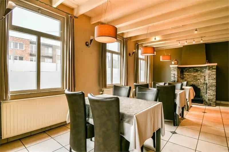 Handelspand te koop Oostkamp: Horecazaak met appartement