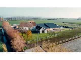 Boerderij te koop Veurne - 5 paardenboxen, feestzaal, energiezuinig