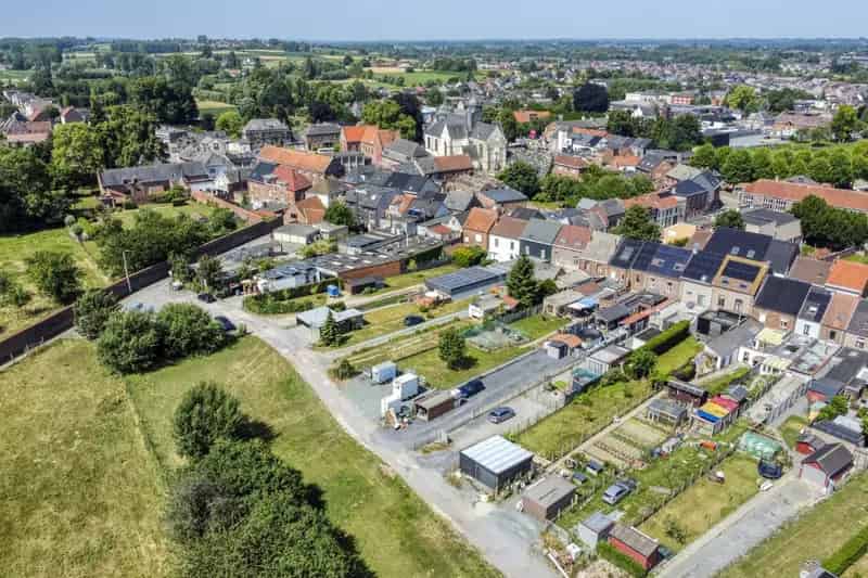 Huis te koop Meerbeke: 6 slaapkamers, tuin, zwembad