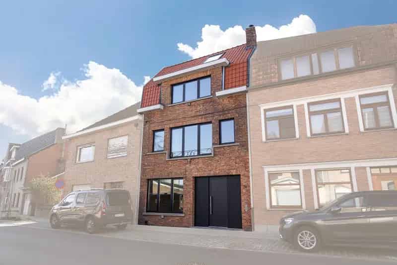Huis te huur: Gerenoveerde woning met tuin en 4 slaapkamers