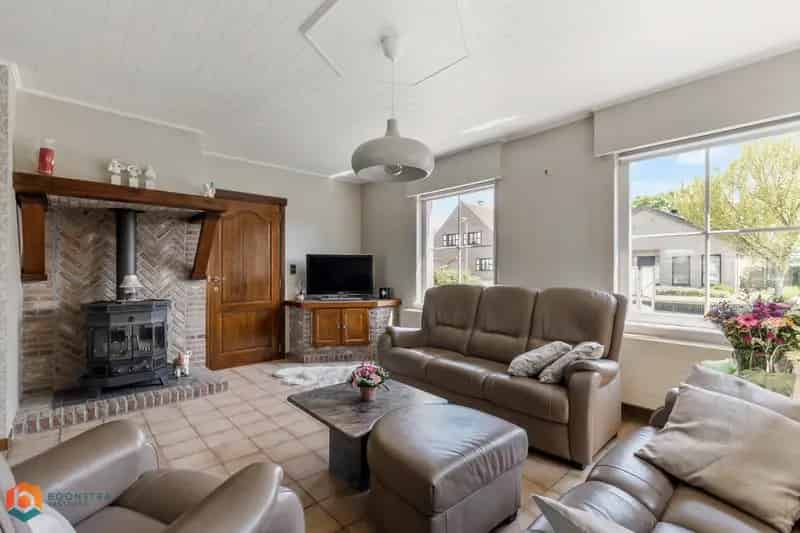 Instapklare woning 4 slaapkamers grote tuin