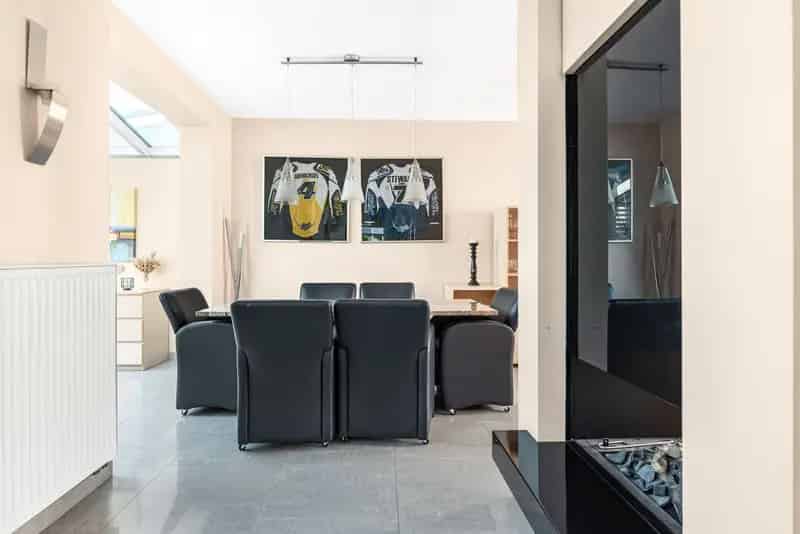 Huis te koop: Instapklare gezinswoning met dubbele garage