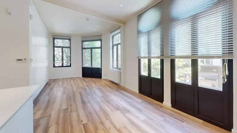 Appartement te koop Antwerpen Centrum: Gerenoveerd met Balkon
