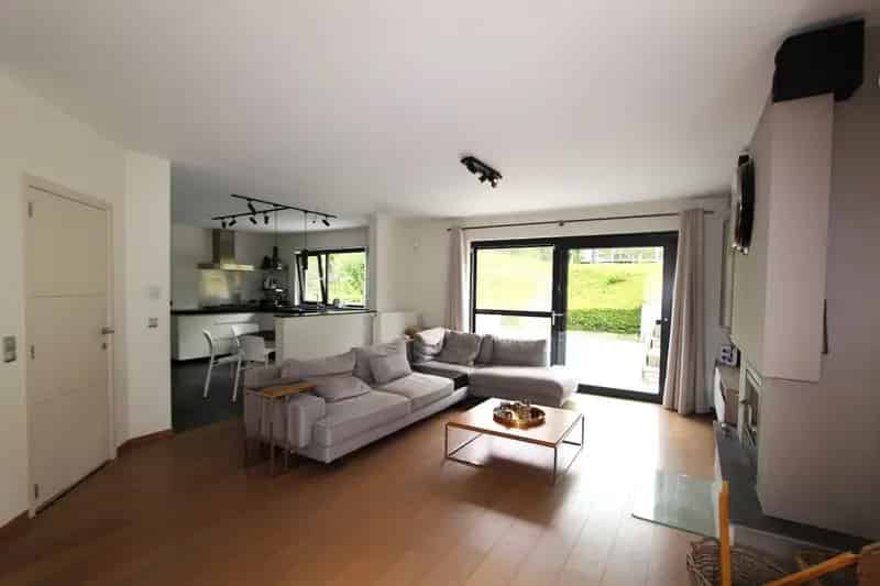 Recente Woning 5 Slaapkamers Grote Tuin