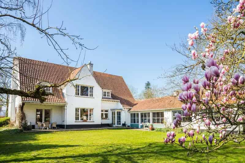 Te renoveren villa Kortrijk 1685m² 4 slaapkamers