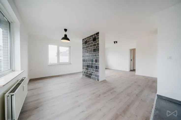 Appartement Evere 2 slaapkamers gerenoveerd terras