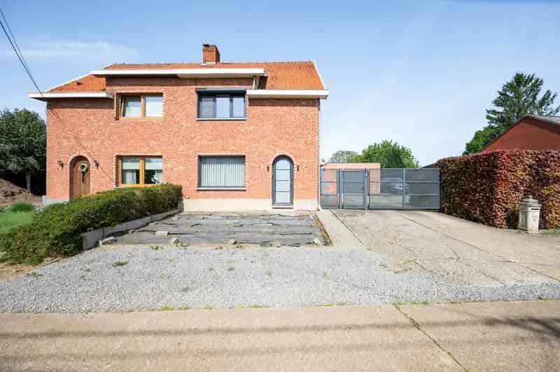 Huis te koop: Ruime HOB met 3 slaapkamers, tuin en zwembad