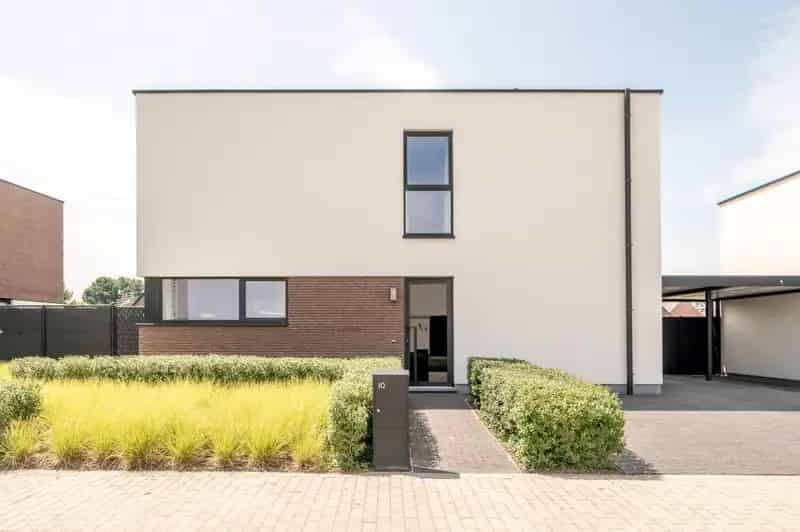 Luxe villa te koop 2 slaapkamers grote tuin