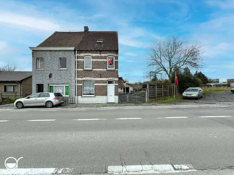 Halfopen Bebouwing 3 Slaapkamers Grote Tuin