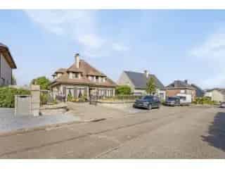 Villa te koop Roosdaal - Ruime woning met grote tuin voor dierenliefhebbers
