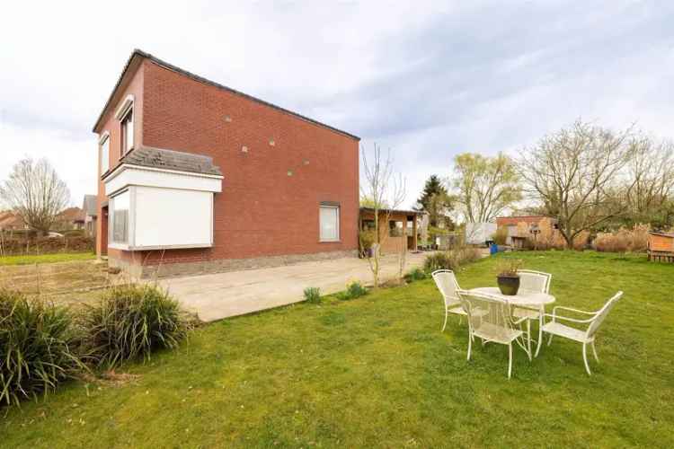 Te moderniseren open bebouwing te Geel 13723m²