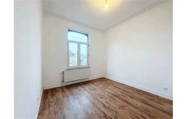 Huur 2 slaapkamer appartement van 65 m² in Schaerbeek - Schaarbeek