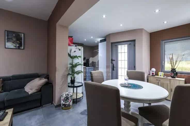 Gerenoveerde Villa te Koop met Garage en Tuin
