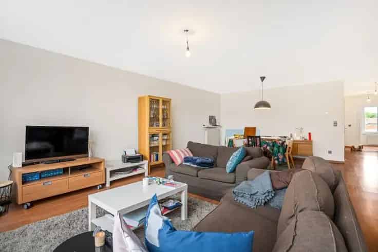 Ruim Appartement Te Koop Merksem Autostaanplaats