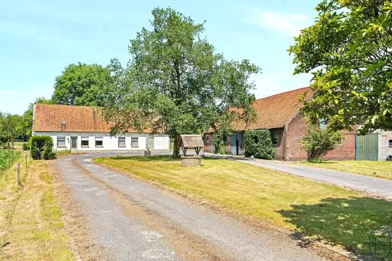 Huis te huur: Grote hoeve op 1 hectare