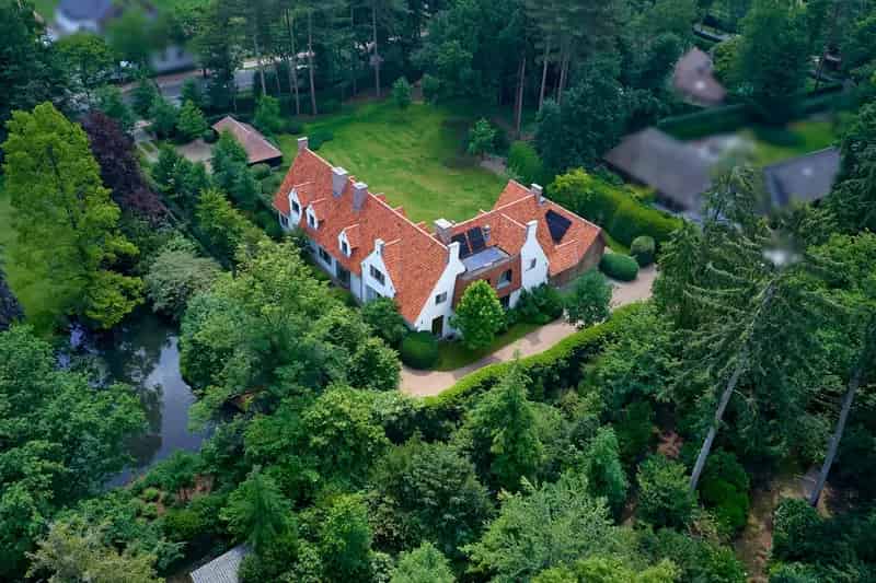 Luxe Villa te Koop Brasschaat - 5 slaapkamers - Zwembadvergunning