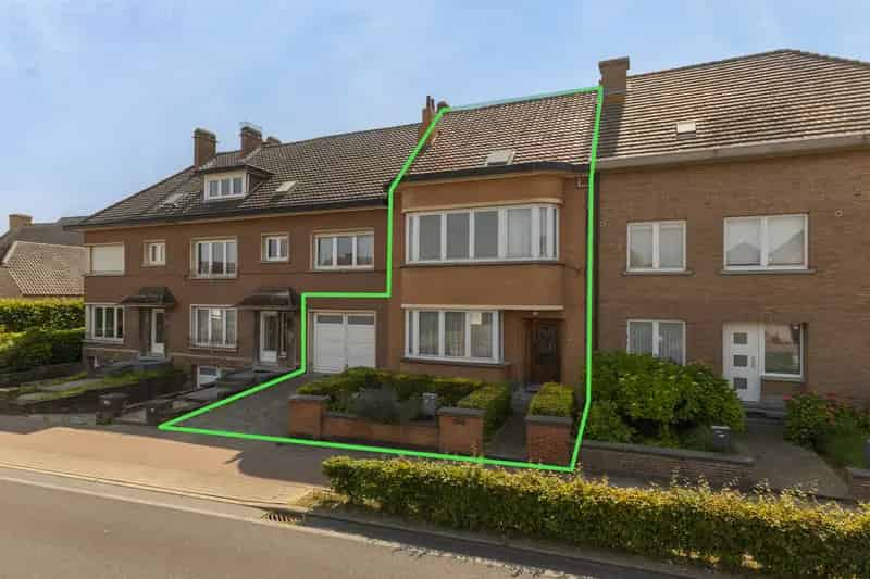 Huis te huur met garage en grote tuin
