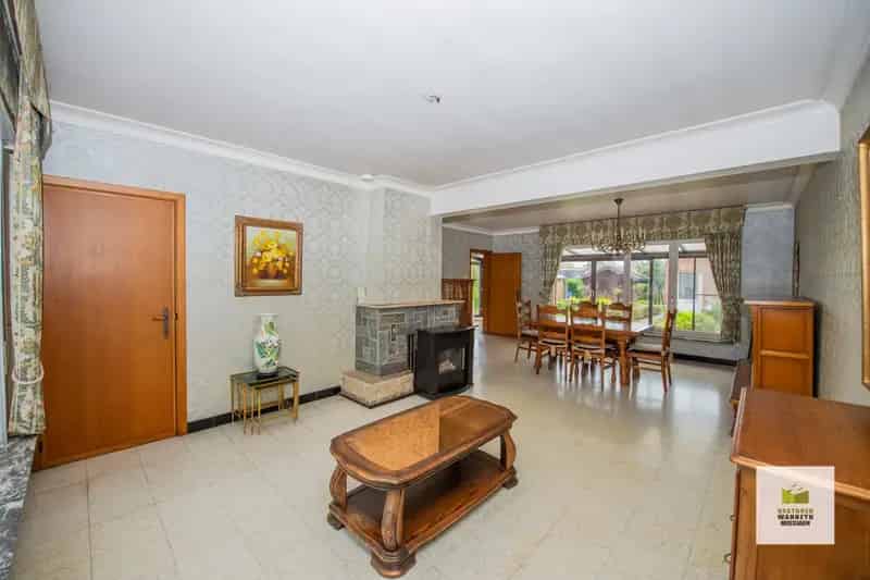Huis te huur 3 slaapkamers garage tuin centraal gelegen te renoveren