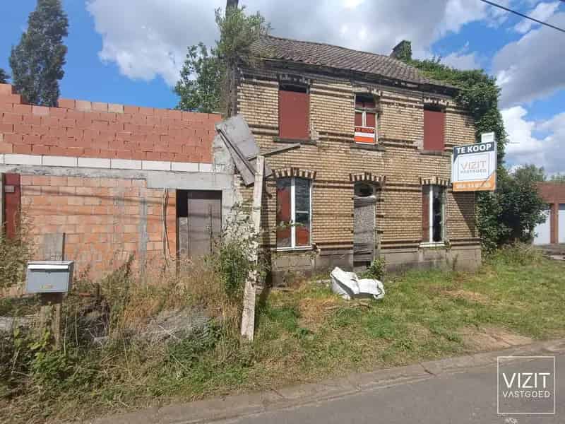 Volledig te renoveren woning op mooi perceel