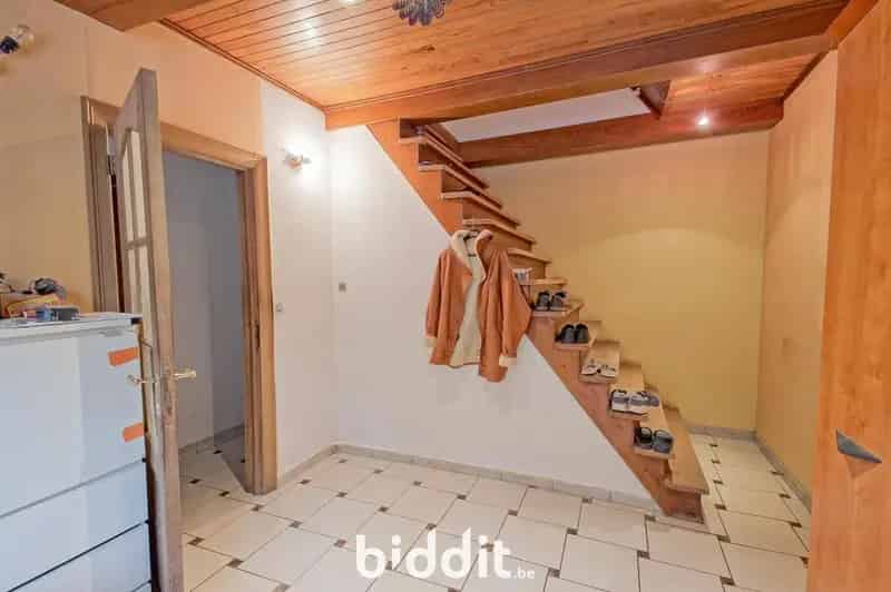 Schitterend huis met 3 gevels te Dinant