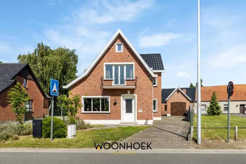 Huis te koop Lokeren: Ruime open bebouwing met garage en schuur
