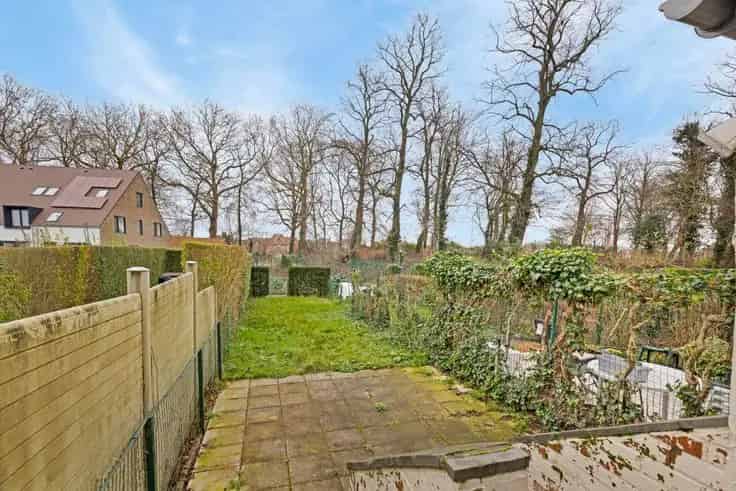 Huis Te Koop Brugge: Te renoveren woning met tuin aan Kruisvest