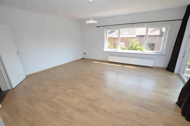 Appartement te koop 2 slaapkamers ruim terras