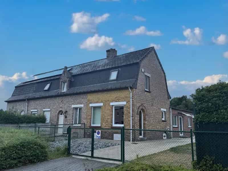 🏡 Charmante woning met tuin en 3 verdiepen in hartje Genk