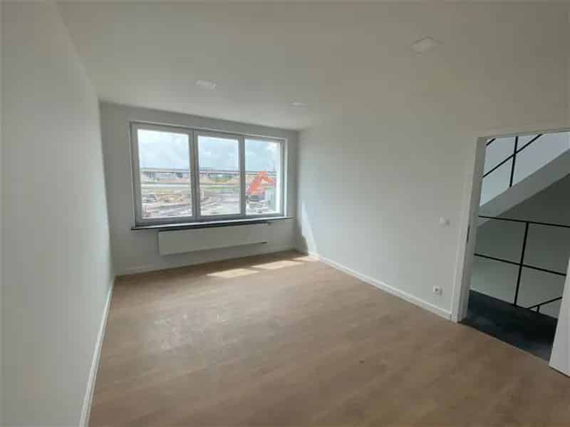Vernieuwd Kantoorgebouw te Koop Huur Ring