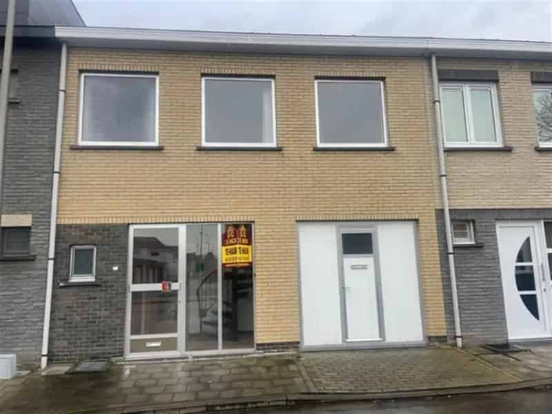 Huis te huur 3 slaapkamers garage rustige straat