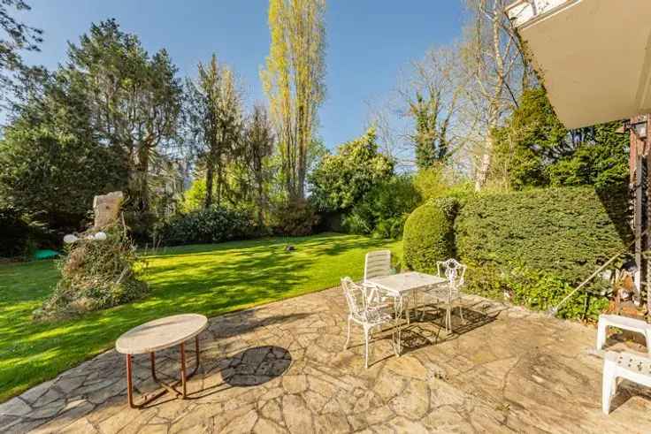 Huis Te Koop 300m2 8 Slaapkamers Grote Tuin Renovatieproject