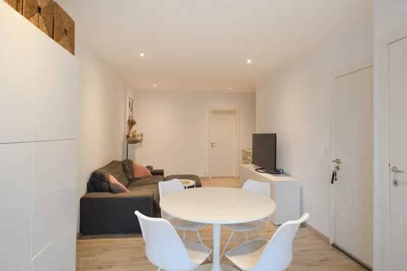 Gerenoveerd Starterappartement Brasschaat