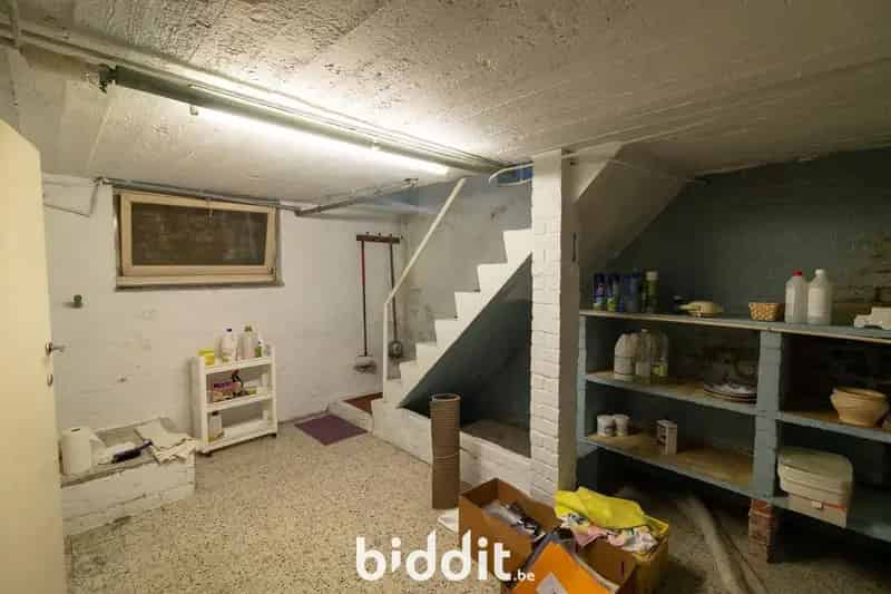 Ruime woning met tuin te renoveren