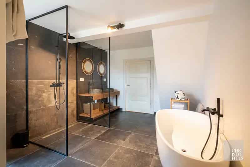 Gerenoveerde hoeve 413m2