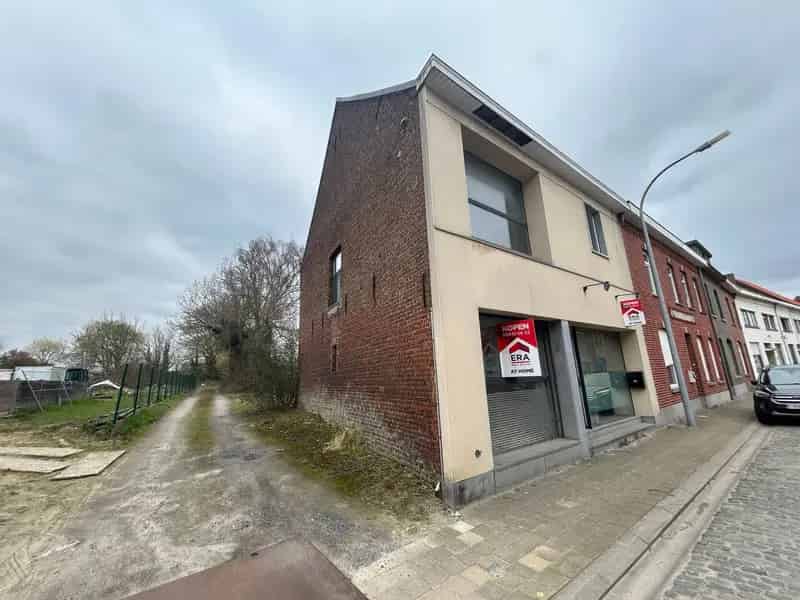 Halfopen Woning 3 Slaapkamers 275m² Geluwe