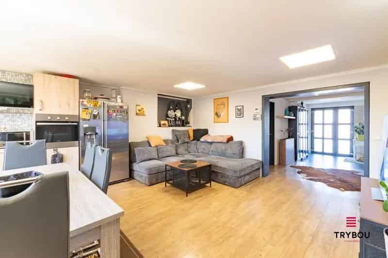 Huis te Koop Staden Ruime Lichtrijke Woning
