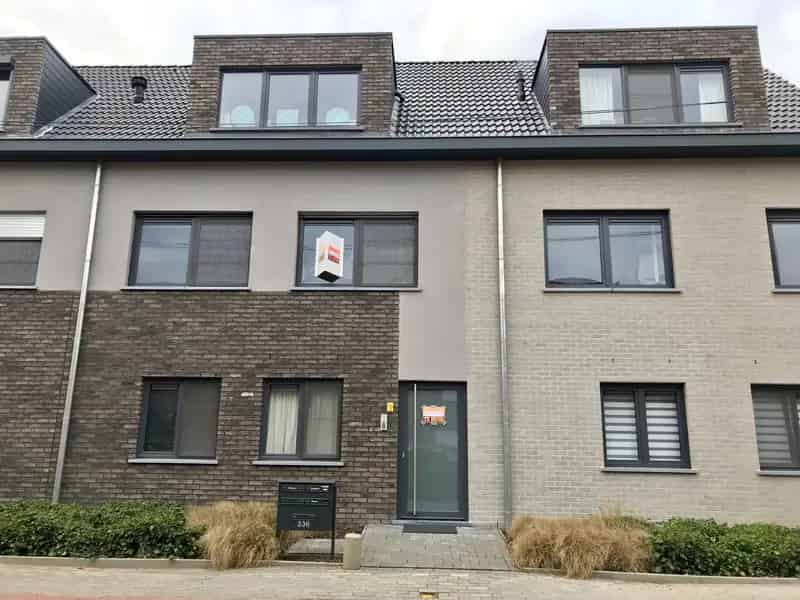 Appartement te huur 2 slaapkamers 1e verdieping Garage Kelder