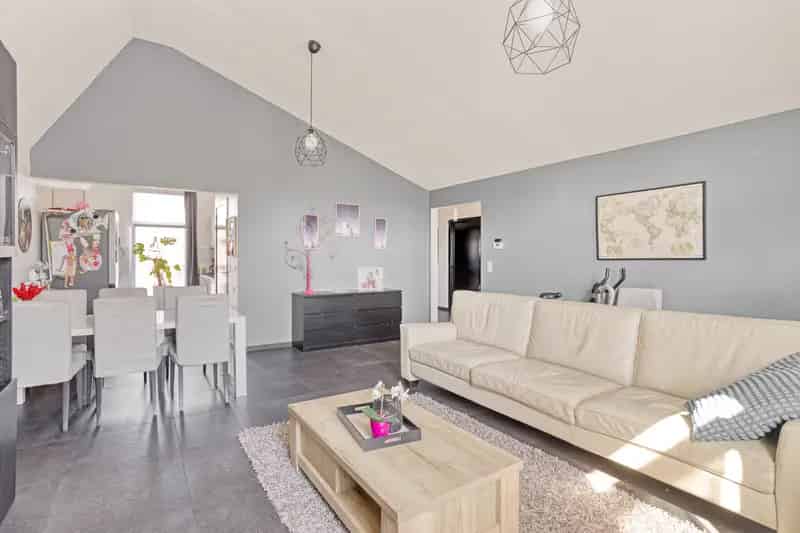 Appartement te koop: Instapklare Stapelwoning met Tuin