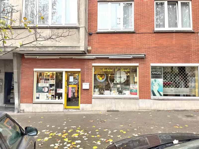Gelijkvloerse Handelsruimte te Huur
