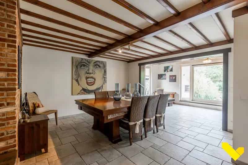 Rustig Gelegen Spaanse Stijl Woning met Garage en Tuin