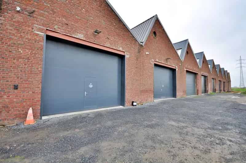 Magazijn te Huur Kluisbergen 229m²