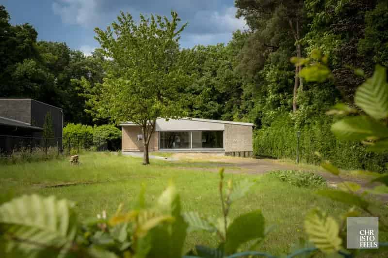 Te koop: Ruime villa met 3 slaapkamers en grote tuin
