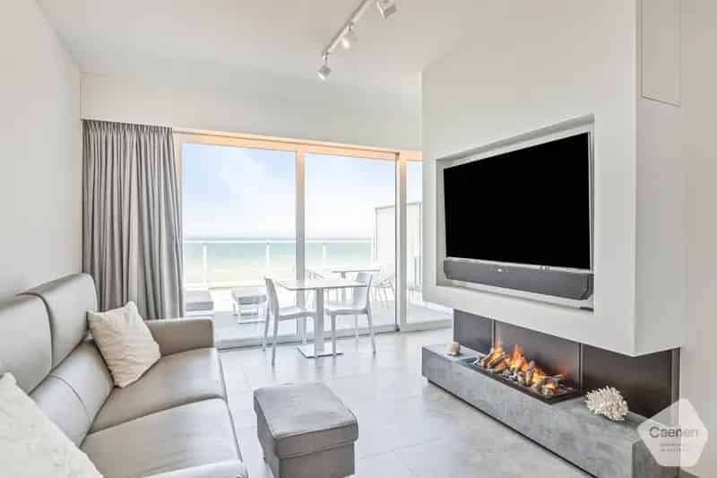 Gerenoveerd Penthouse met Zeezicht te Koop