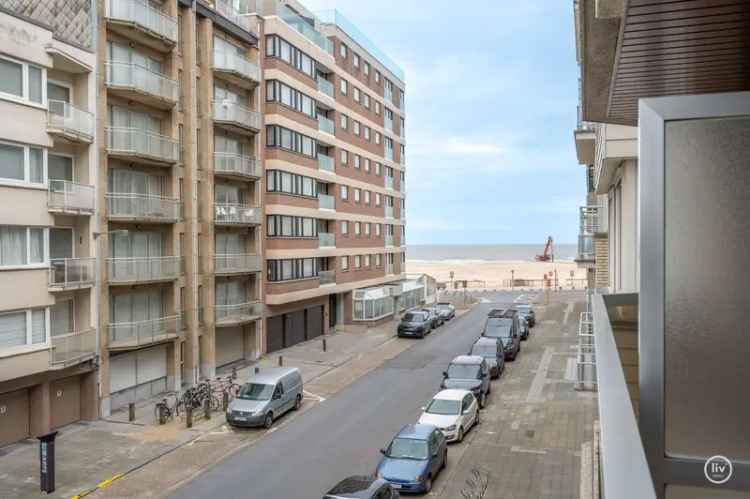 Te koop modern appartement met zijdelings zeezicht in Knokke