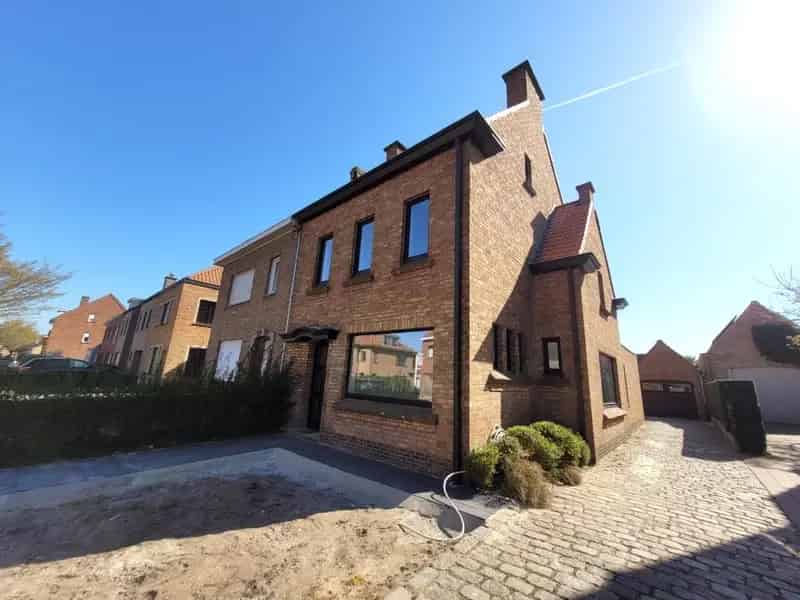 Huis te huur: Gerenoveerde woning met tuin en garage