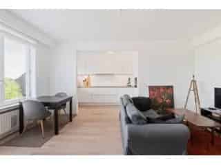 Gerenoveerd 2 Slaapkamer Appartement Berchem