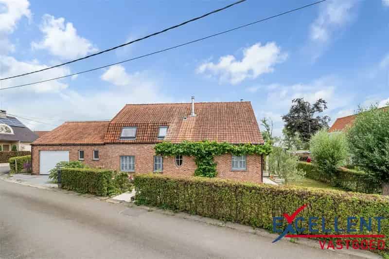 Huis te koop Knesselare: 211m² woning met 110m² schuur